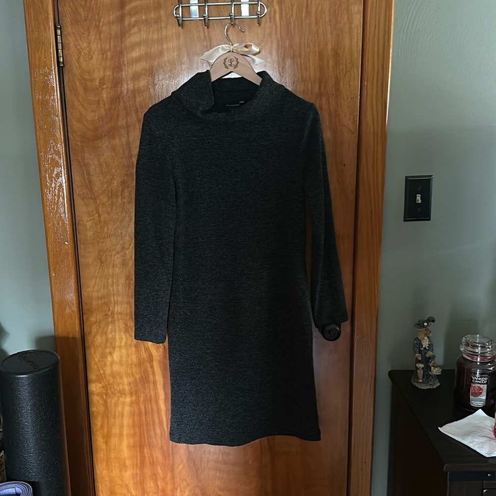 Banana Republic mock neck dress size medium perfect with leggings and boots